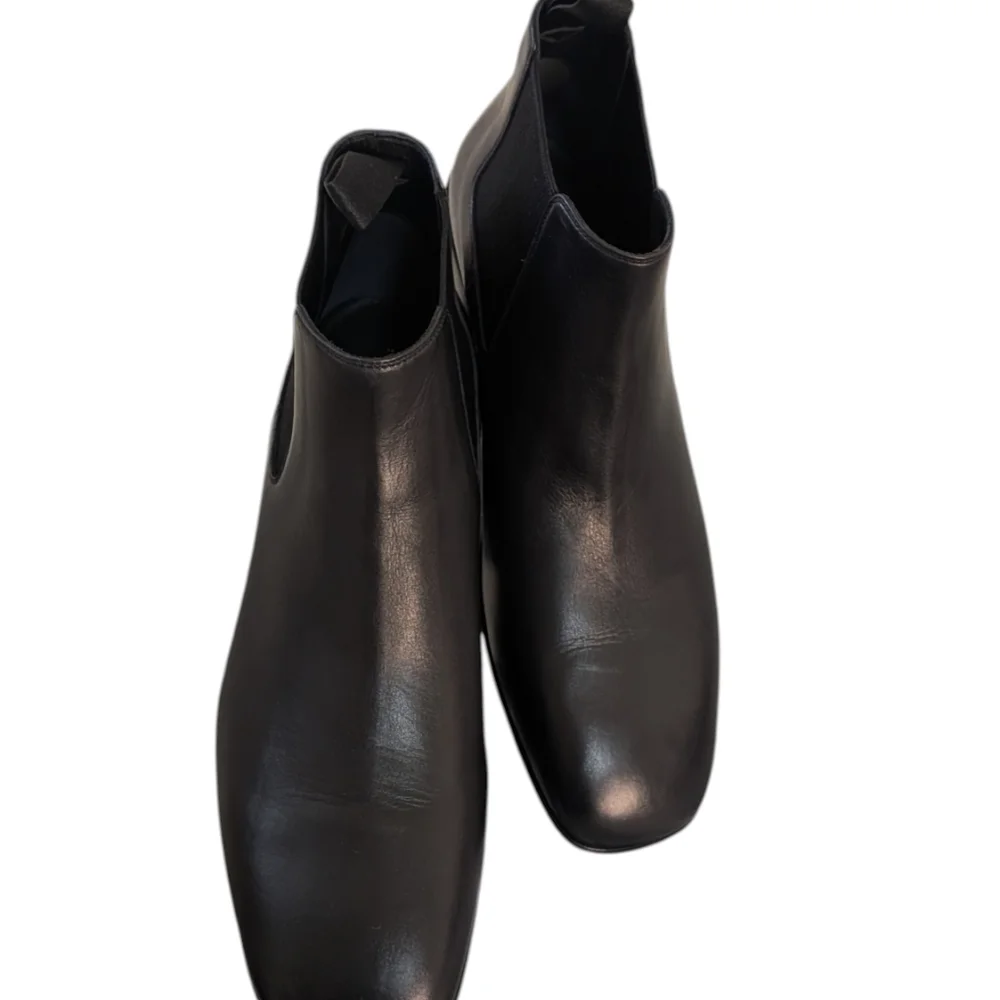 Stuart Weitzman Men Adwin Black Leather Chelsea Boots... Size 10M